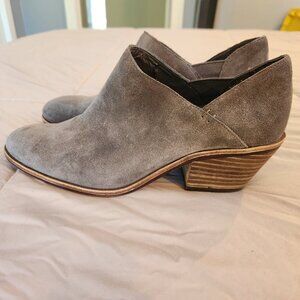 Vince Camuto Grey Suede Ankle Booties Boots Shoes